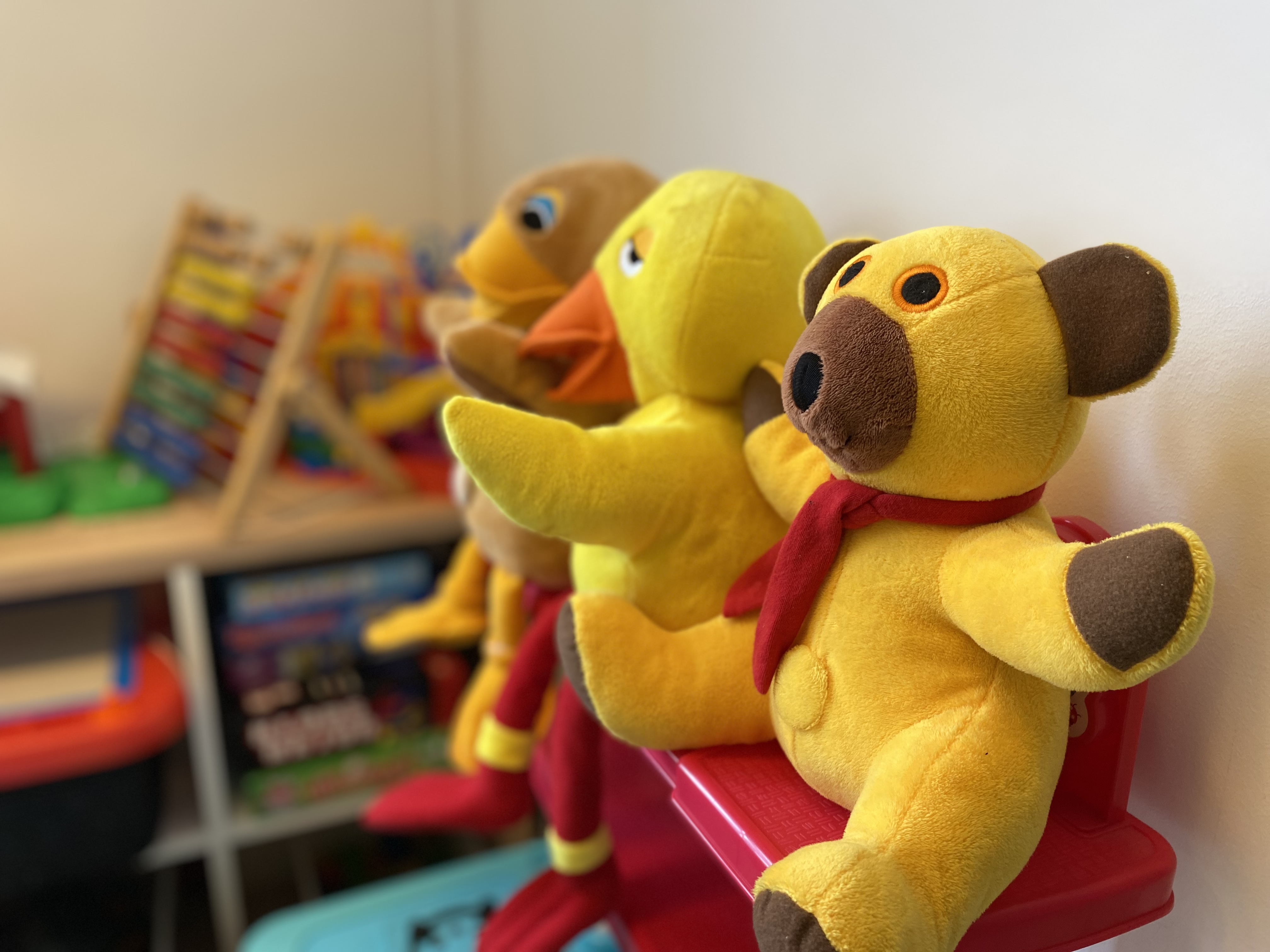 Bamse, kylling og ælling hos socialkonsulenterne mogensen og hvid